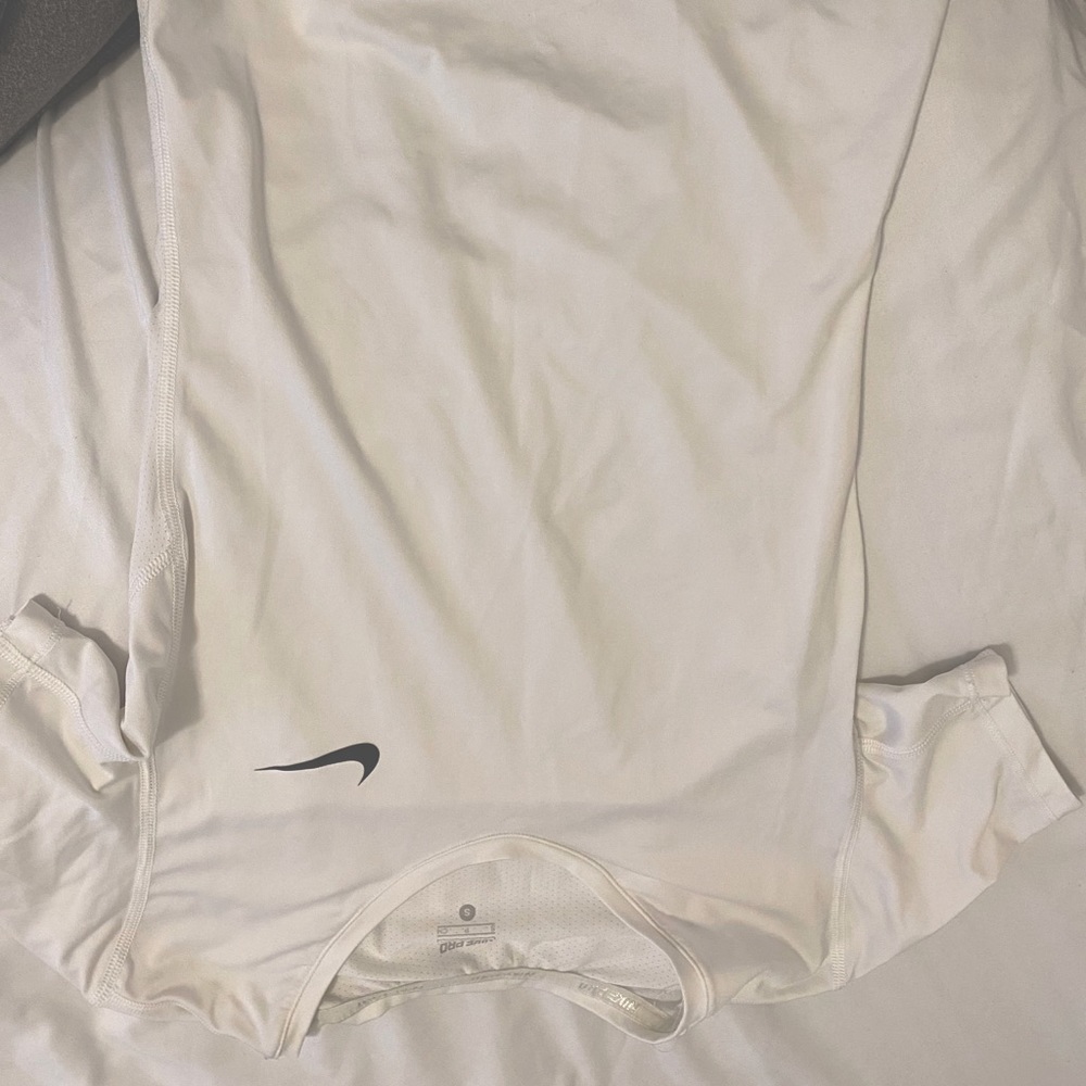 White Nike dri-fit